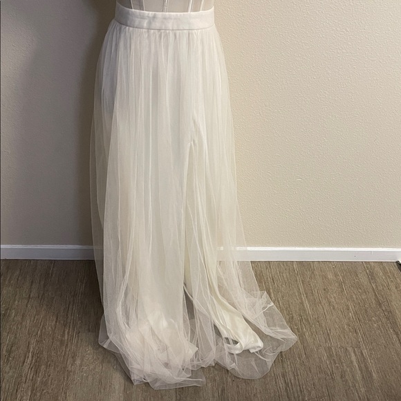 Windsor Cintra Mesh Tulle Bustier Gown - Picture 8 of 13